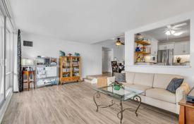 Apartment – Scarlett Road, Toronto, Ontario,  Canada for C$803,000