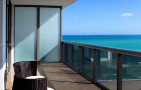 Comfortable flat with ocean views in a residence on the first line of the beach, Miami Beach, Florida, USA for $1,849,000