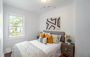 11-bedroom townhouse in Old Toronto for C$1,332,000