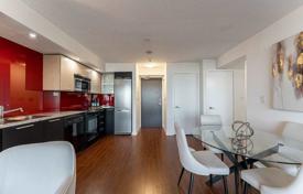 Apartment – Capreol Court, Old Toronto, Toronto,  Ontario,   Canada for C$839,000
