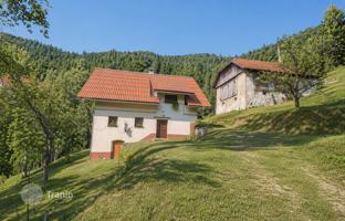 2-bedroom cottage 120 m² in Idrija for 309,000 €