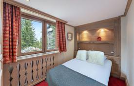 3-bedroom apartment 48 m² in Courchevel for 950,000 €