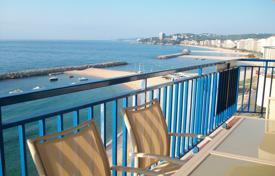 Three-bedroom apartment on the beachfront in Sant Antoni de Calonge, Costa Brava, Spain for 750,000 €