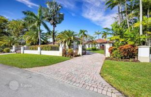 6-bedroom house 647 m² in Miami for $4,975,000