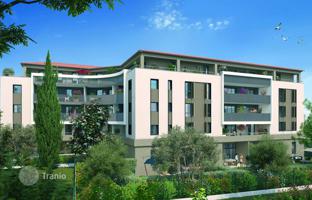 New residential complex with a garden and parking in Antibes, Cote d'Azur, France for From 409,000 €