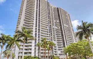 3-bedroom apartments in condo 174 m² in Yacht Club Drive for $749,000