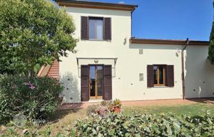 3-bedroom villa 210 m² in San Gimignano for 798,000 €