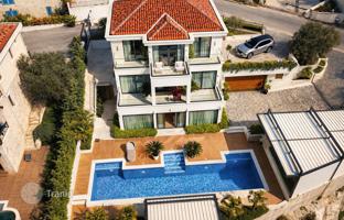 3-bedroom villa 450 m² in Budva city for 2,300,000 €