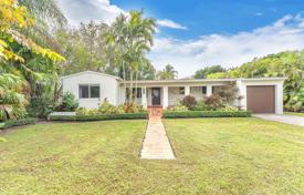 Townhome – South Miami, Florida, USA for $950,000