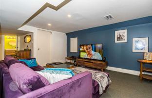 10-bedroom house in Gerrard Street East for C$1,661,000