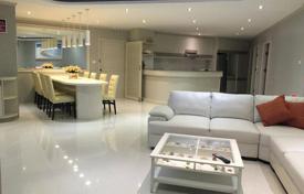 Spacious apartment with 3 bedrooms and 3 balconies on the 26th floor for $774,000