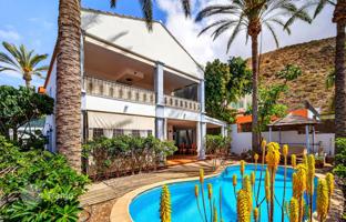 5-bedroom villa 251 m² in Los Cristianos for 1,790,000 €