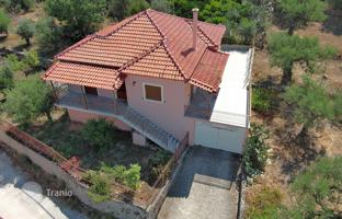 Well maintained house with a garage and sea views in Kalamata, Peloponnese, Greece for 390,000 €