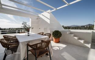 3-bedroom apartment 150 m² in Nueva Andalucia for 1,695,000 €