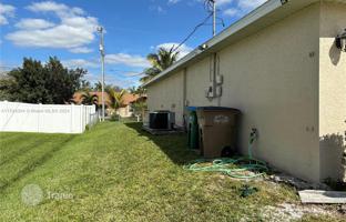 3-bedroom house 199 m² in Cape Coral for $385,000
