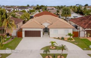 4-bedroom house 217 m² in West End for $885,000
