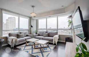 2-bedroom apartment in Etobicoke for C$974,000