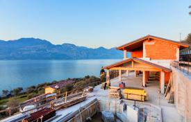 New villa with pool and lake view, Garda, Italy for 2,900,000 €