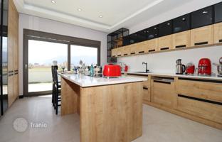 4-bedroom villa 300 m² in Döşemealtı for 31,201,000 TRY