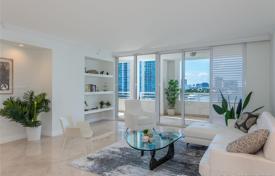 Stylish flat with bay views in a residence on the first line of the beach, Miami, Florida, USA for $1,385,000