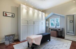 10-bedroom house in Etobicoke for C$2,984,000
