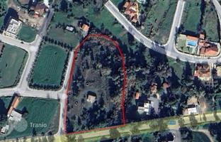 Land plot 10,130 m² in Lythrodontas for 451,000 €