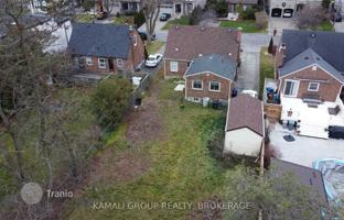 8-bedroom house in North York for C$2,476,000