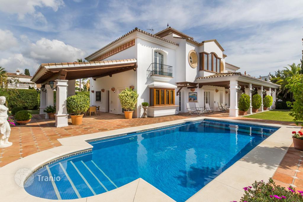 Coastal houses for sale in Andalusia - Buy beach villas in Andalusia by ...