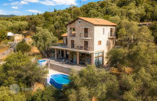 Traditional three-level villa with a pool and beautiful views, Lefkada, Peloponnese, Greece for 860,000 €
