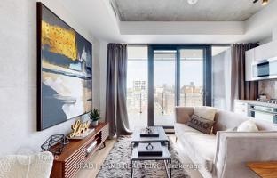 4-bedroom apartment in Richmond Street West for C$805,000