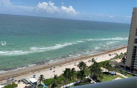 Stylish apartment with ocean views in a residence on the first line of the beach, Hallandale Beach, Florida, USA for $839,000