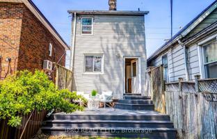 6-bedroom house in East York for C$1,241,000