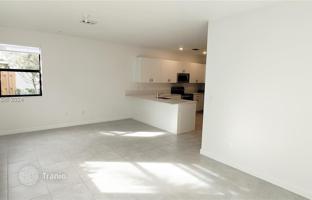 4-bedroom house 200 m² in Pembroke Pines for $675,000