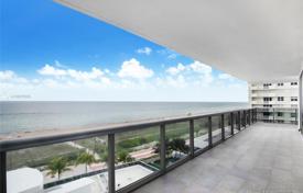 Comfortable flat with ocean views in a residence on the first line of the beach, Miami Beach, Florida, USA for $2,200,000