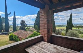 Panoramic farmhouse with park and olive grove in Umbria for 590,000 €