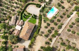 Luxury real estate in Tuscany Italy for 2,300,000 €
