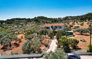 Two-storey villa with a large plot and a garden in Kranidi, Peloponnese, Greece for 350,000 €