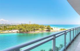 Sunny two-bedroom apartment on the first line of the ocean in Bal Harbour, Florida, USA for $1,853,000