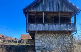 KARLOVAC, MARTINSKI VRH — Indigenous house for renovation in an idyllic setting for 63,000 €