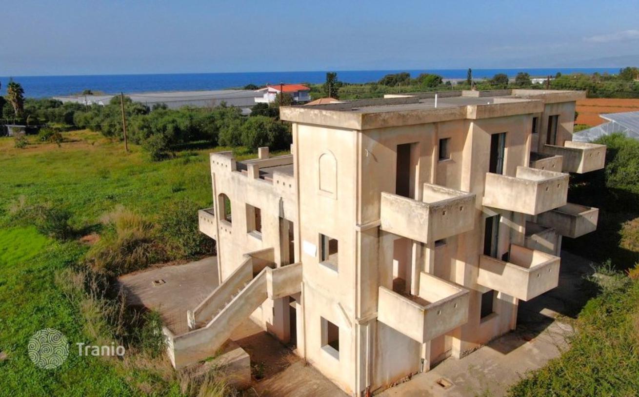 Villa for sale in Kyparissia, Greece — listing 2332963