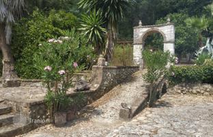Terraced house in Corfu for 690,000 €
