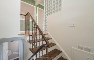 9-bedroom house in Etobicoke for C$1,474,000