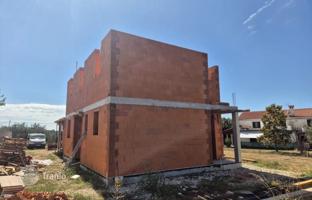 3-room house 208 m² in Umag for 370,000 €