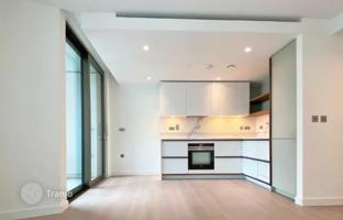 One-bedroom apartment with a balcony in a residence with a swimming pool and meeting rooms, Marylebone, London, UK for £725,000