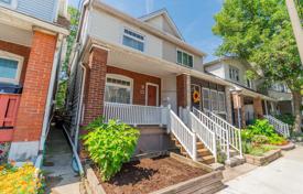 Terraced house – Pape Avenue, Toronto, Ontario,  Canada for C$1,375,000