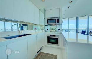 2-bedroom apartments in condo 120 m² in Miami Beach for $3,200,000