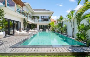 5-bedroom villa 600 m² in Tibubeneng for $720,000