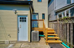 10-bedroom house in Old Toronto for C$2,289,000