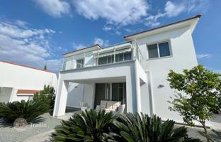 5-bedroom cottage 230 m² in Pareklisia for 1,200,000 €