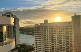 Condo – Miami Beach, Florida, USA for $800,000